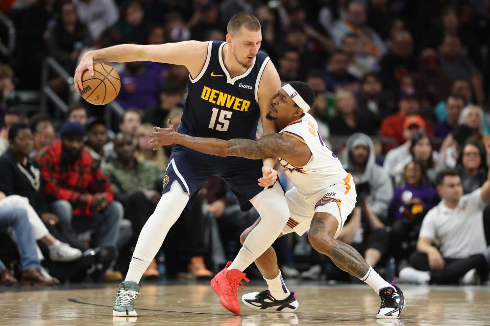 游球队在防 游球队在防